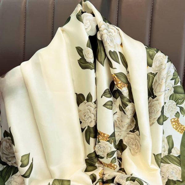 Large-Sized Silk Vintage Scarf - Image 4
