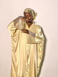 Stoned net-sleeve abaya